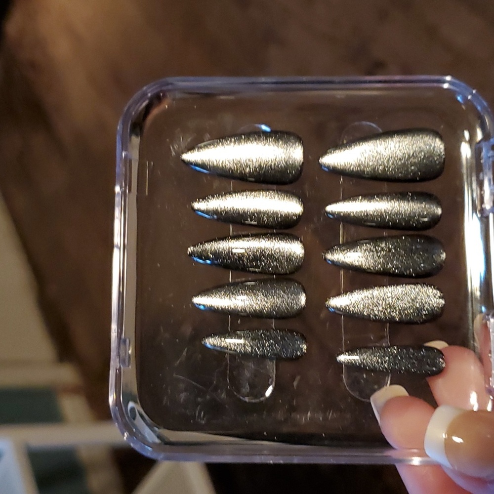 Handmade press on short stiletto nails